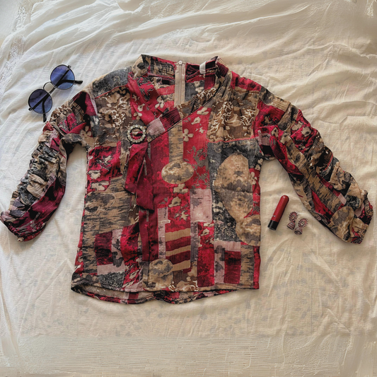 V-Neck Vogue – Crimson and Tan